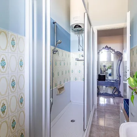 Parking & Terrace - Large 90 Mq - Self Check-in & Remote Access *