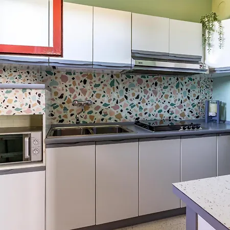 Parking & Terrace - Large 90 Mq - Self Check-in & Remote Access Apartment *