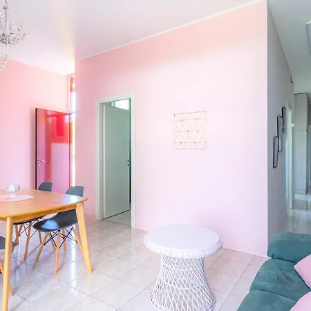 Apartment Parking & Terrace - Large 90 Mq - Self Check-in & Remote Access Como