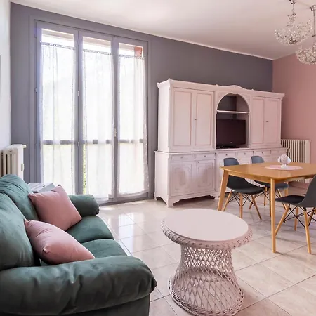Apartment Parking & Terrace - Large 90 Mq - Self Check-in & Remote Access Como
