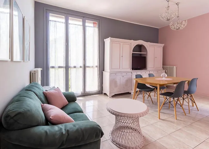 Apartment Parking & Terrace - Large 90 Mq - Self Check-in & Remote Access Como